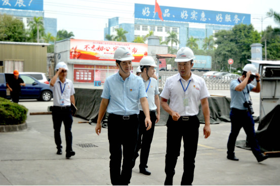 Liu Dawei, member of the Standing Committee of the Qingcheng District Party Committee and Minister of Organization Department, visited Titanium Meal Aluminum to visit and investigate
